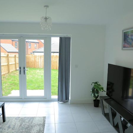 Beautiful New Family Home Leeds  Esterno foto