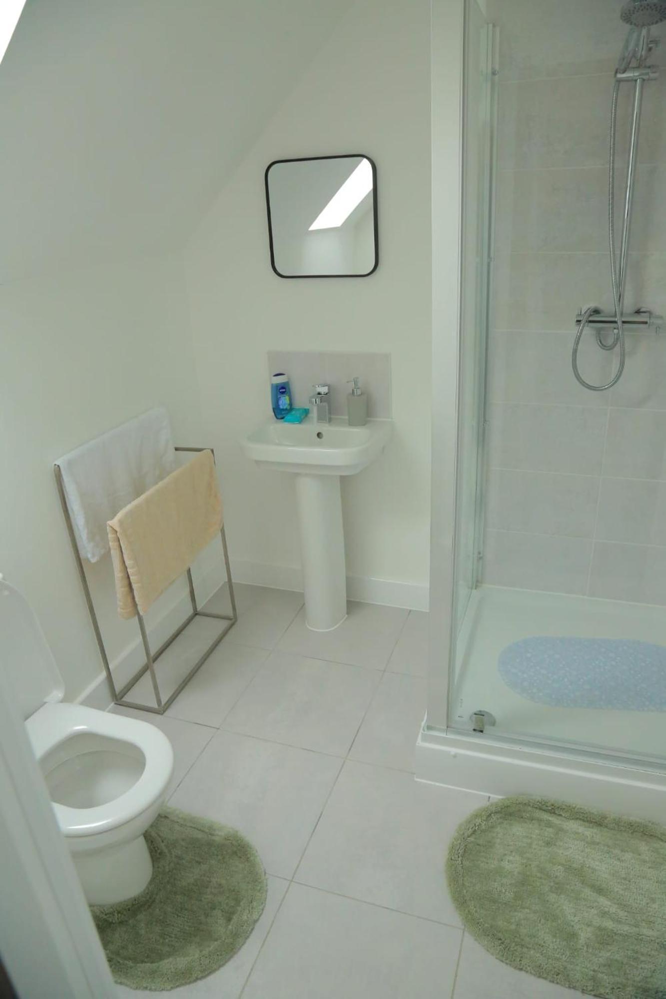 Beautiful New Family Home Leeds  Esterno foto